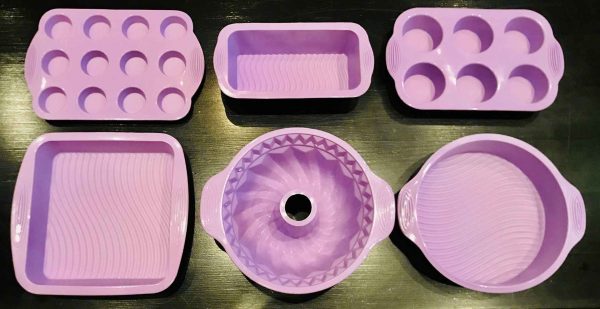 6 Piece Silicone Baking Mould Set Purple